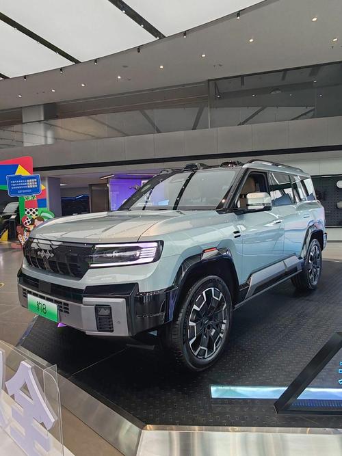 成都273比亚迪方程豹硬派越野的爆款，英菲尼迪35周年与你共成长